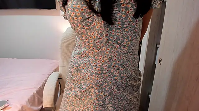 misstoya online show from 10-05-25, 01:40