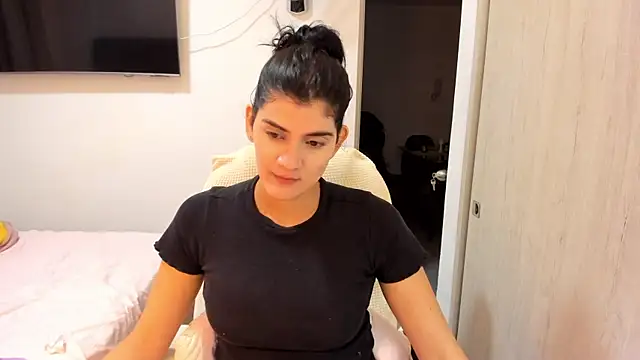 misstoya online show from 11-19-25, 10:21