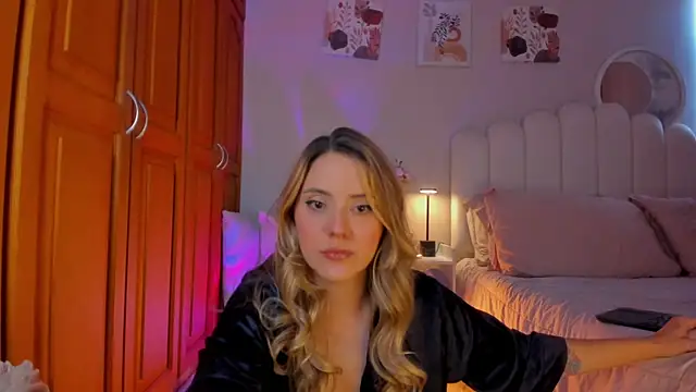 martinaaricci online show from 04-04-26, 07:42