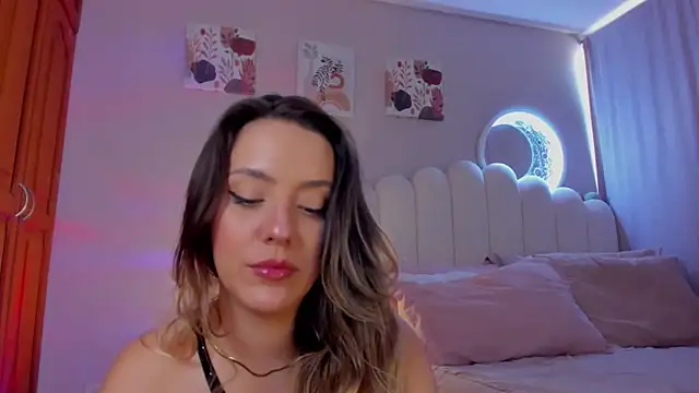 martinaaricci online show from 11-17-25, 02:32