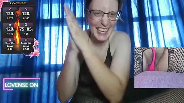 Snapshot of PernillaGirl chatting on 07-10-26, 05:57 PernillaGirl online show from 07-10-26, 05:57