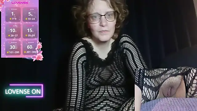 PernillaGirl online show from 11-30-25, 07:03