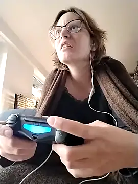 PernillaGirl online show from 10-04-25, 12:28