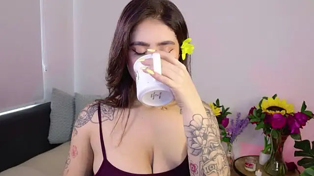 Snapshot of pamela__mar chatting on 01-14-26, 06:22 pamela mar online show from 01-14-26, 06:22