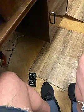 Ariel Ari online show from 12-16-25, 03:55