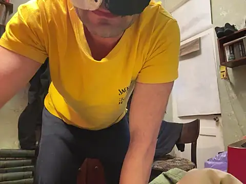 Snapshot of Ariel_Ari chatting on 01-26-25, 07:09 Ariel Ari online show from 01-26-25, 07:09