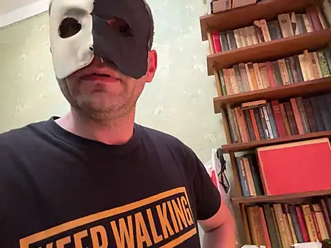 Snapshot of Ariel_Ari chatting on 01-09-25, 11:24 Ariel Ari online show from 01-09-25, 11:24