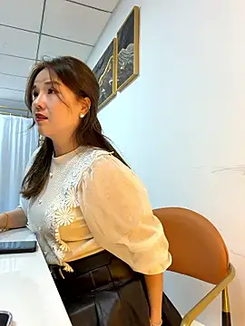 Snapshot of Efangfang chatting on 01-16-26, 12:42 Efangfang online show from 01-16-26, 12:42