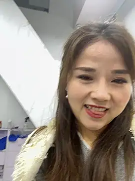 Efangfang online show from 02-26-25, 08:39