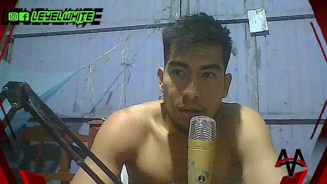 Snapshot of leyel00155 chatting on 10-10-25, 05:19 leyel00155 online show from 10-10-25, 05:19