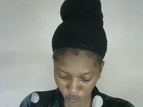Pretty-emmie online show from 10-04-25, 11:50