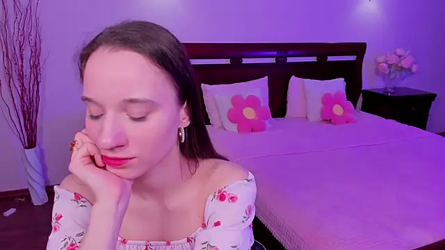 StaceySunny online show from 03-08-26, 05:27