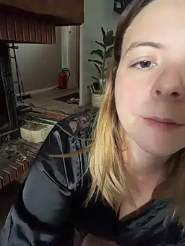 Nina blain online show from 12-05-25, 01:43