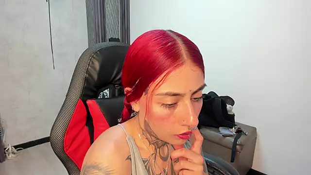 selene red  online show from 06-11-26, 02:53