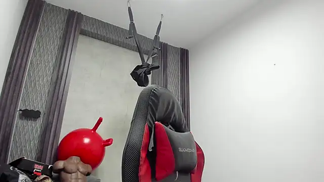 selene red  online show from 02-18-26, 12:30