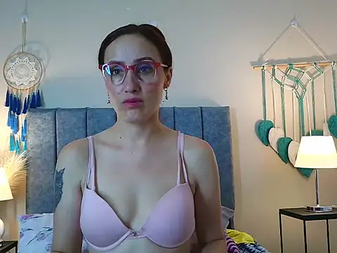 IberianMoonMK online show from 02-10-26, 11:20