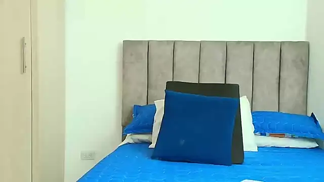 karina lewis  online show from 09-26-25, 04:19