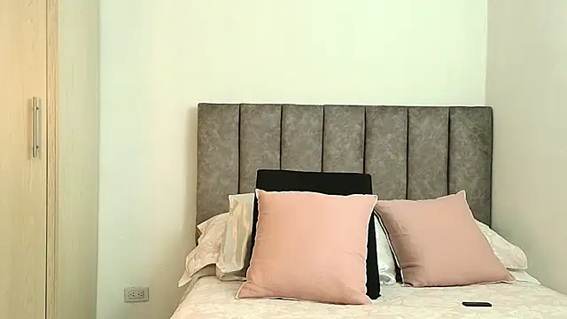 karina lewis  online show from 02-07-26, 03:25