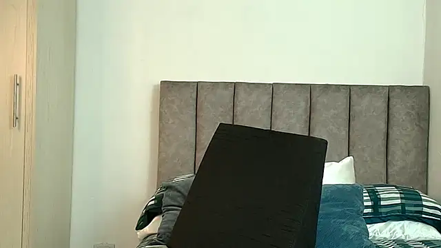 karina lewis  online show from 03-27-26, 04:21