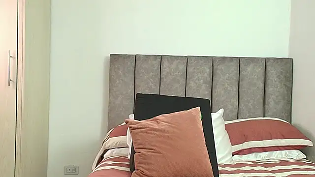 Snapshot of karina_lewis_ chatting on 05-02-26, 05:12 karina lewis online show from 05-02-26, 05:12