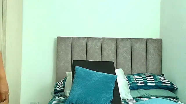 karina lewis  online show from 03-14-26, 03:56