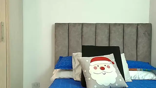 karina lewis  online show from 12-15-25, 04:18