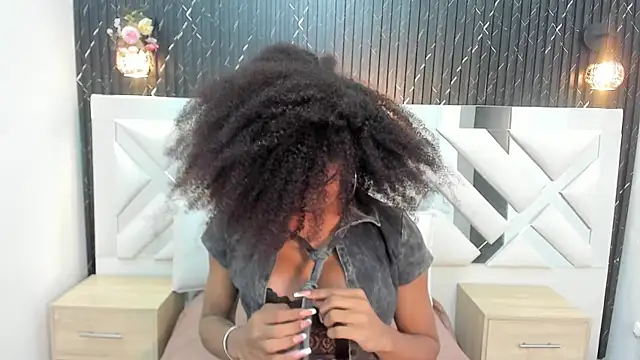 NaomiSteward online show from 03-18-25, 11:33