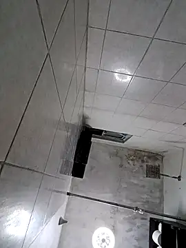 Snapshot of Riatatuil chatting on 10-28-25, 10:09 Riatatuil online show from 10-28-25, 10:09