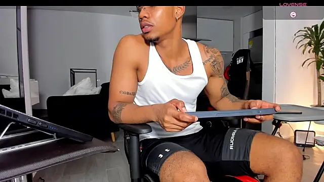 TROYWESLY- online show from 09-24-25, 01:46