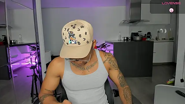 TROYWESLY- online show from 02-11-26, 10:20