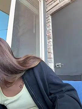 18petitewhitegirl online show from 04-23-26, 11:50