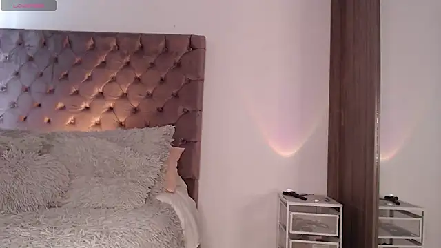 Roussmariehenao online show from 11-04-25, 01:26