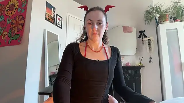 Snapshot of Littlelolo60 chatting on 11-21-25, 12:37 Littlelolo60 online show from 11-21-25, 12:37