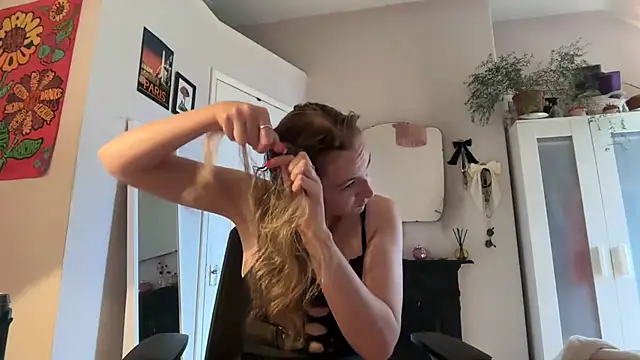 Snapshot of Littlelolo60 chatting on 11-11-25, 10:32 Littlelolo60 online show from 11-11-25, 10:32