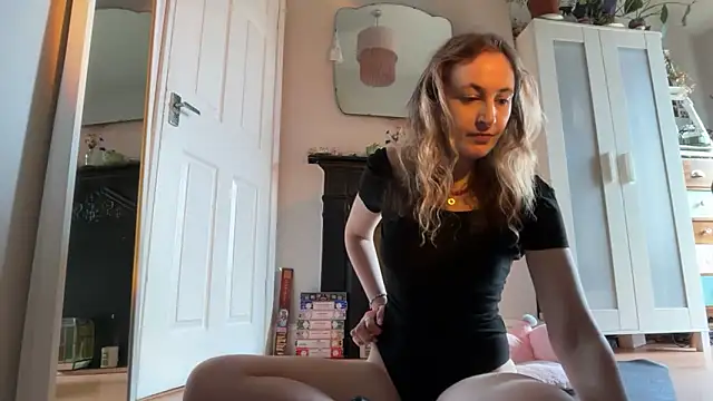 Snapshot of Littlelolo60 chatting on 09-14-25, 08:59 Littlelolo60 online show from 09-14-25, 08:59