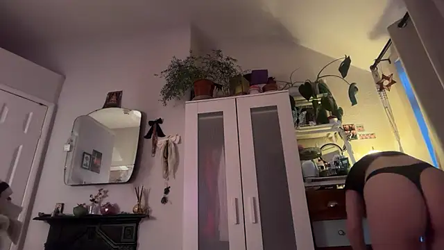 Littlelolo60 online show from 04-12-26, 07:17