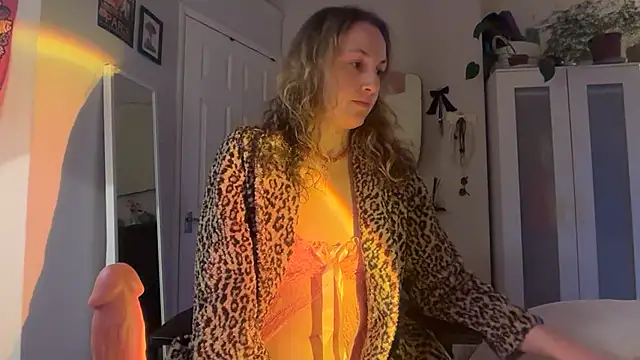 Snapshot of Littlelolo60 chatting on 02-05-26, 05:20 Littlelolo60 online show from 02-05-26, 05:20