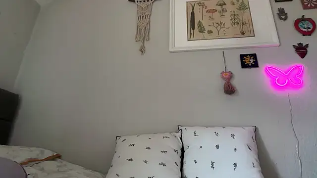 Littlelolo60 online show from 04-19-26, 09:43