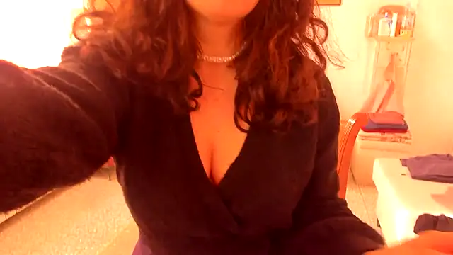 Snapshot of Evademarville chatting on 02-13-25, 10:02 Evademarville online show from 02-13-25, 10:02