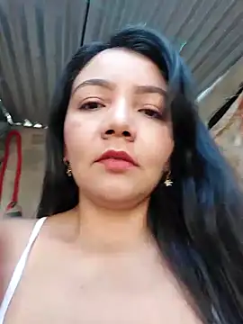 Snapshot of room_24funn chatting on 02-21-25, 02:06 room 24funn online show from 02-21-25, 02:06