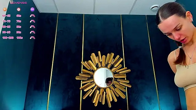 Snapshot of AprilWong chatting on 02-18-26, 06:11 AprilWong online show from 02-18-26, 06:11