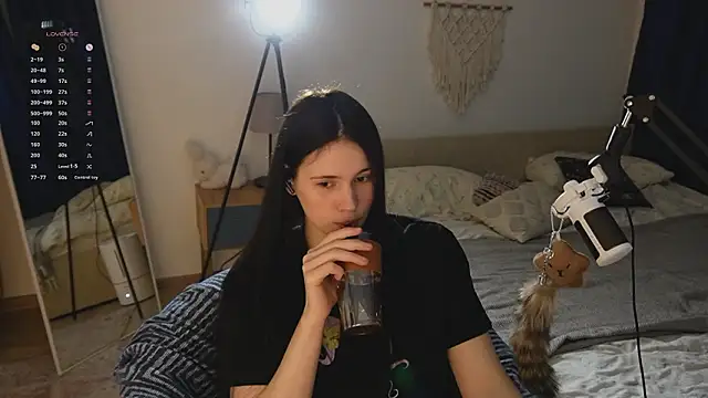 jennetdoll online show from 03-24-26, 07:36