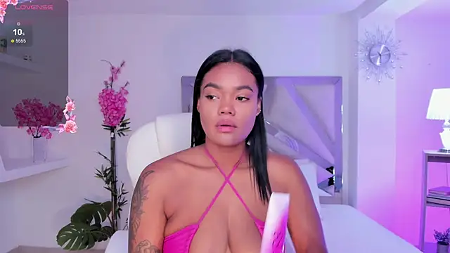 Snapshot of madisson_davon chatting on 02-09-25, 01:14 madisson davon online show from 02-09-25, 01:14