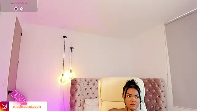 Snapshot of madisson_davon chatting on 09-10-25, 09:25 madisson davon online show from 09-10-25, 09:25