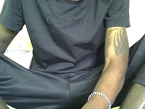 Delicious-D online show from 05-16-26, 06:34