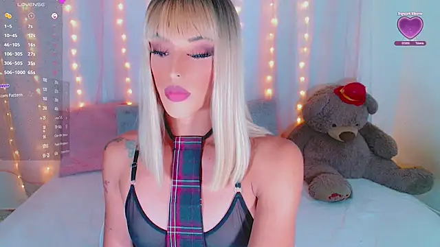 AlanaBekeer online show from 10-25-25, 08:09