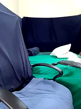 Midnight Blossom online show from 02-18-25, 12:37