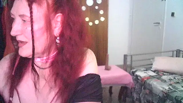 SabrinaXlovess online show from 06-12-26, 05:00