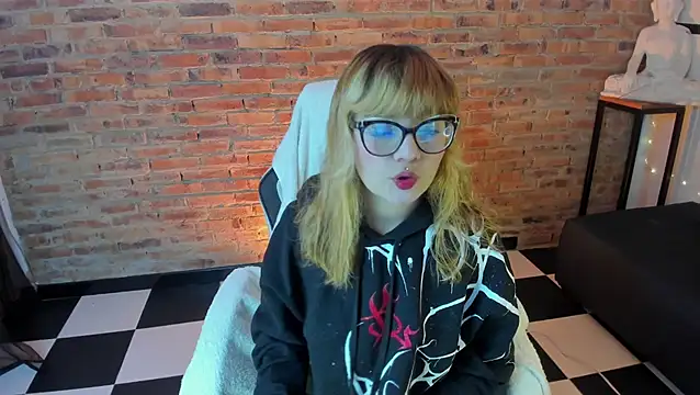 Snapshot of Sweet_Namii chatting on 03-15-25, 03:07 Sweet Namii online show from 03-15-25, 03:07