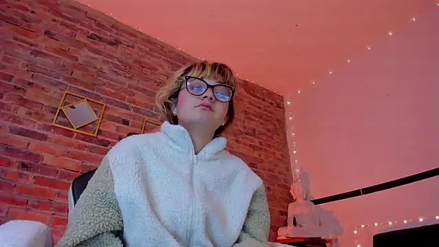 Snapshot of Sweet_Namii chatting on 03-18-25, 07:22 Sweet Namii online show from 03-18-25, 07:22